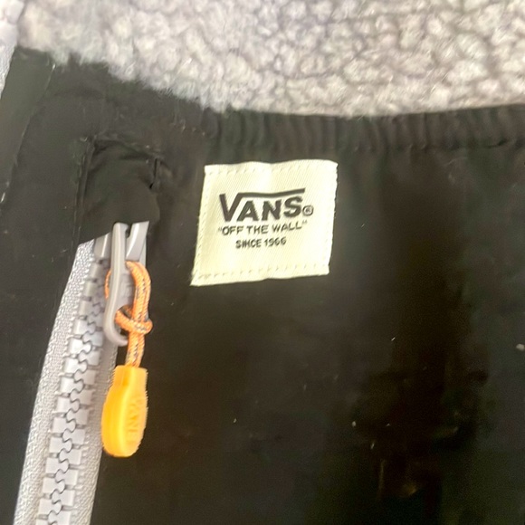 VANS heavy weight zippered grey sweatshirt. Cozy for cold evenings. XS. - Picture 3 of 5
